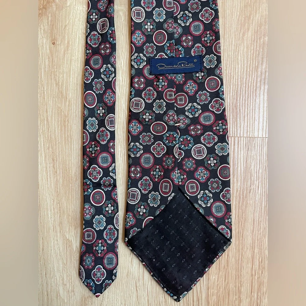 Vintage Oscar de la Renta silk tie black floral geometric